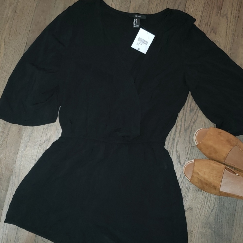 Forever 21 Deep V Neck 3/4 Flare Sleeve Romper - Picture 2 of 4